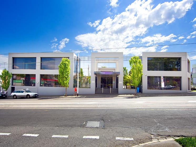 Click to view all images 255 Whitehorse Road Balwyn VIC 3103 - Image 3