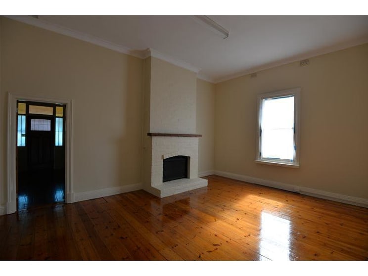 Click to view all images 19 Marlow Road Keswick SA 5035 - Image 2