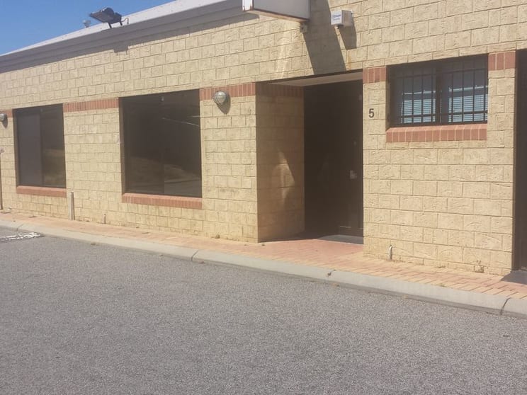 Click to view all images 4 & 5/23 Edinburgh Avenue Kinross WA 6028 - Image 2