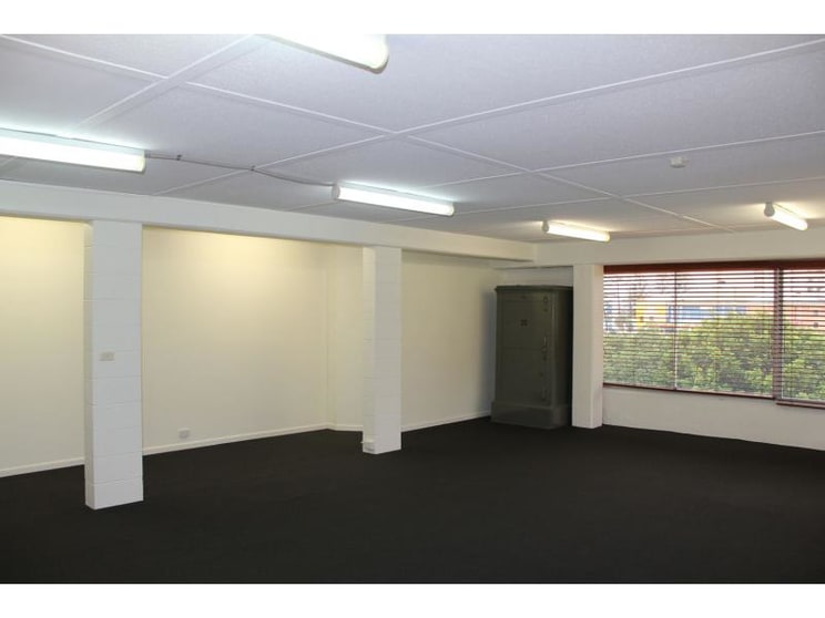 Click to view all images 1a/37 Connor Street Burleigh Heads QLD 4220 - Image 1