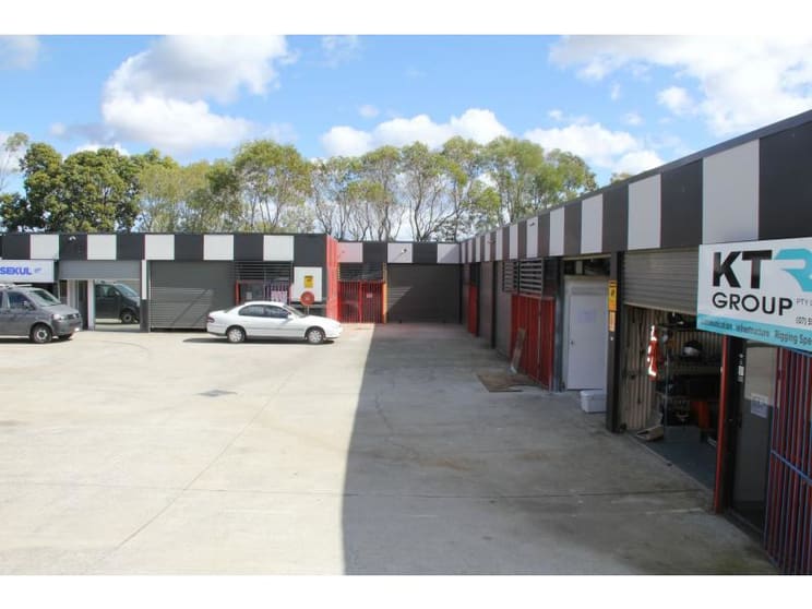Click to view all images 6 Flint Court Varsity Lakes QLD 4227 - Image 2