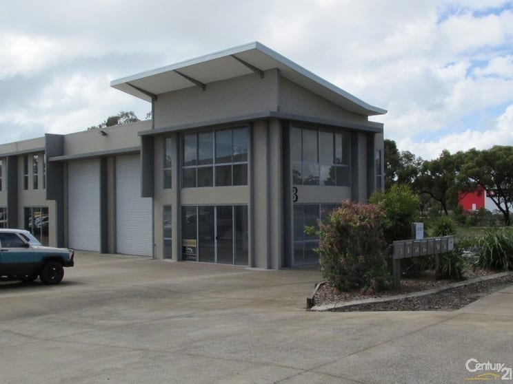Click to view all images 9/3 Southern Cross Circuit Urangan QLD 4655 - Image 1