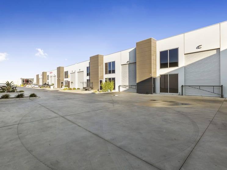 Click to view all images 8/35-37 Canterbury Road Braeside VIC 3195 - Image 3