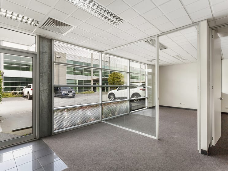 20/3 Westside Avenue Port Melbourne VIC 3207 - Image 2