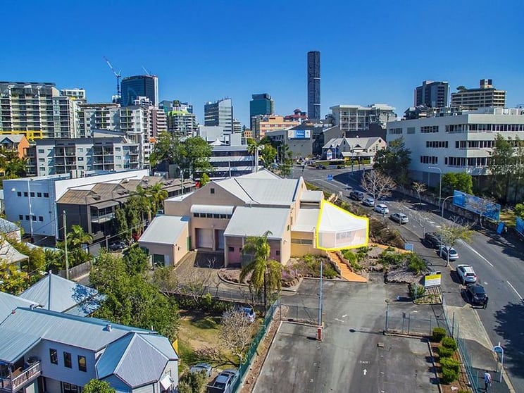 1/383 Boundary Road Spring Hill QLD 4000 - Image 1