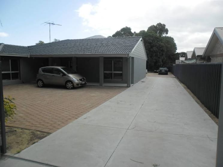 Click to view all images 2-32 Tuckey Street Mandurah WA 6210 - Image 2