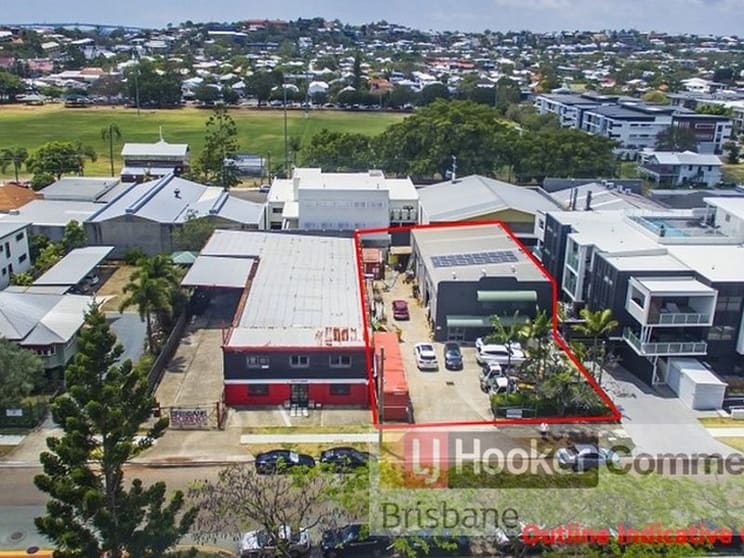 Click to view all images 34 Love Street Bulimba QLD 4171 - Image 1