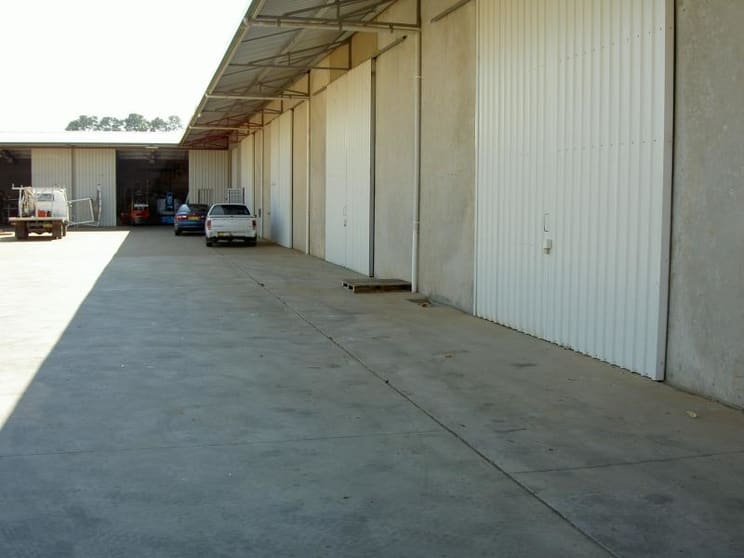 Click to view all images Shed 6/10 Hawthorn Place Orange NSW 2800 - Image 1