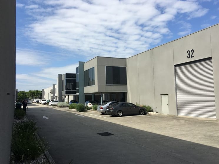 Click to view all images 32/31 Fiveways Boulevard Keysborough VIC 3173 - Image 1