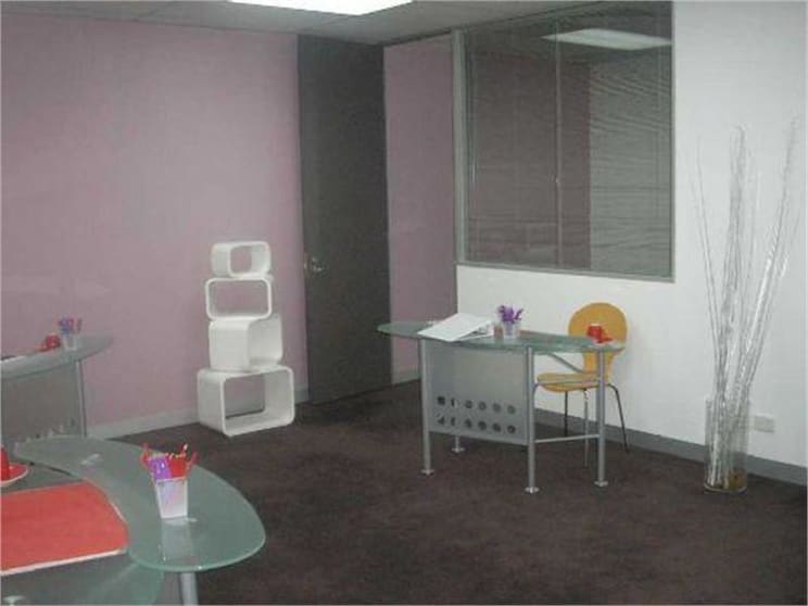 Click to view all images 04/22 St.Kilda Rd St Kilda VIC 3182 - Image 2