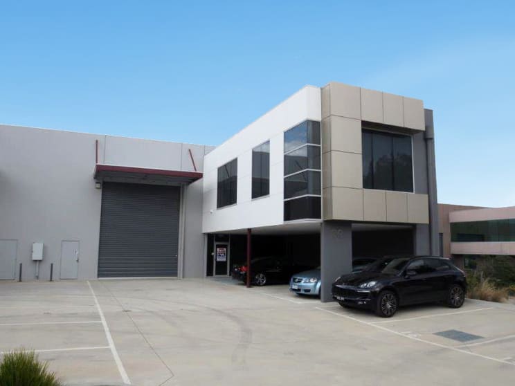 Click to view all images 39 Centre Way Croydon VIC 3136 - Image 1