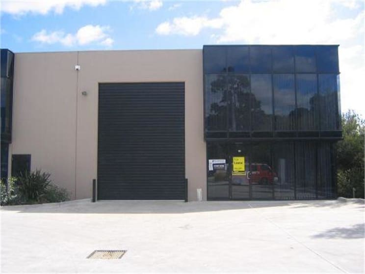 Click to view all images 11/2 Railway Ave Oakleigh VIC 3166 - Image 1