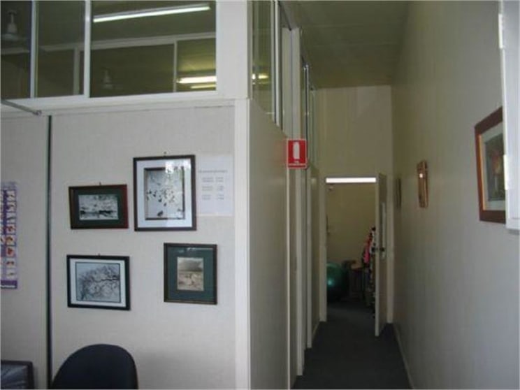 33 Ivanhoe Parade Ivanhoe VIC 3079 - Image 2