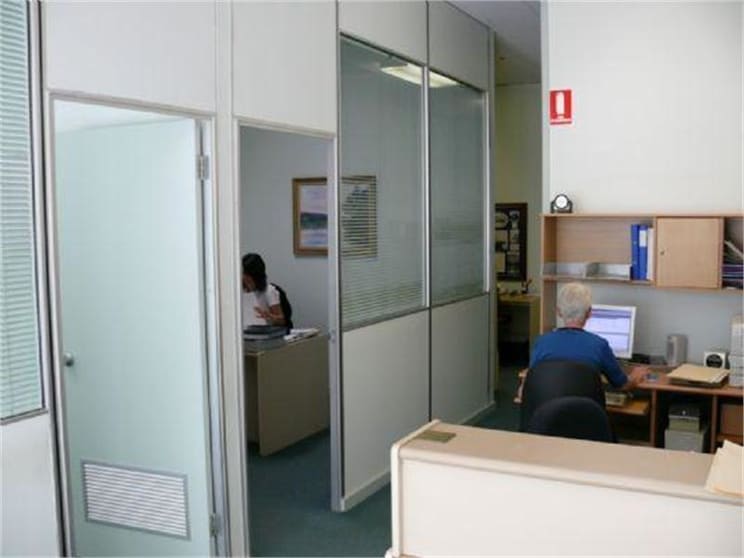 Click to view all images 2/164 Burgundy Street Heidelberg VIC 3084 - Image 3