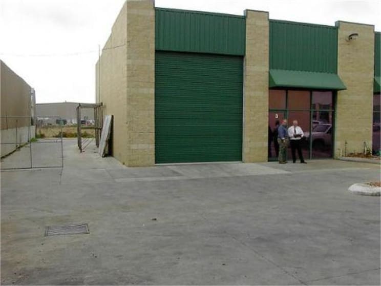 Click to view all images 3 / 4 Amayla Cres Carrum Downs VIC 3201 - Image 2
