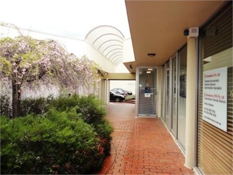 Suite 4, 532 Hampton St Hampton VIC 3188 - Image 2