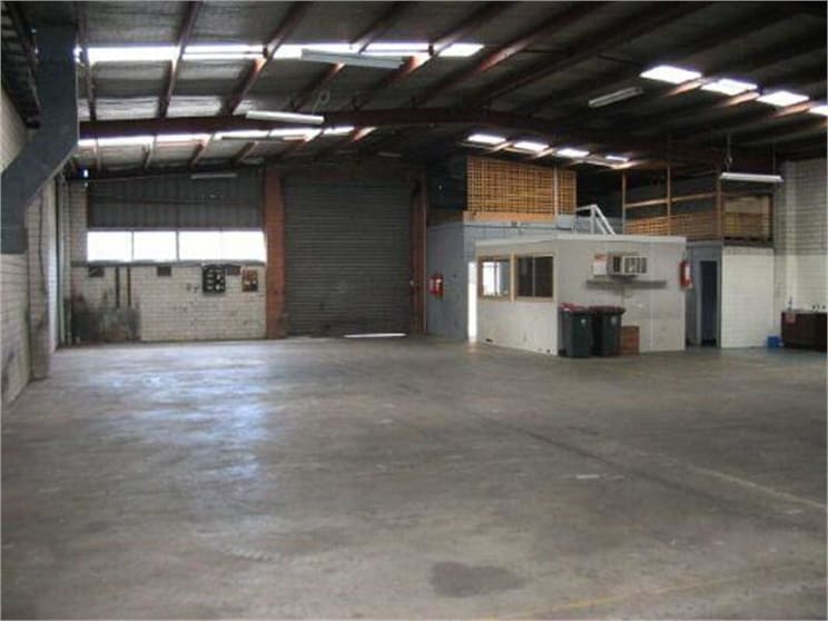 Click to view all images 3 Merchant Avenue Thomastown VIC 3074 - Image 3
