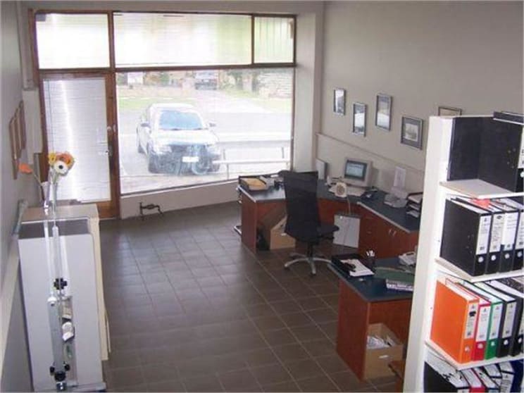 Click to view all images 46 Strathallan Road Macleod VIC 3085 - Image 2