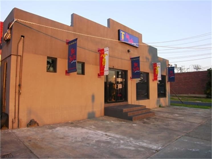 Click to view all images 386 Reserve Road Cheltenham VIC 3192 - Image 1