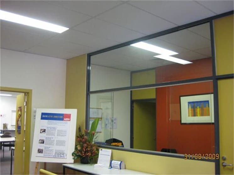 Click to view all images 30 Garden Street South Yarra VIC 3141 - Image 3
