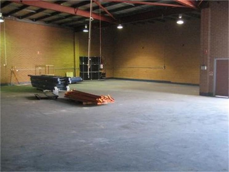 Click to view all images 4/113 Boundary Road Peakhurst NSW 2210 - Image 2