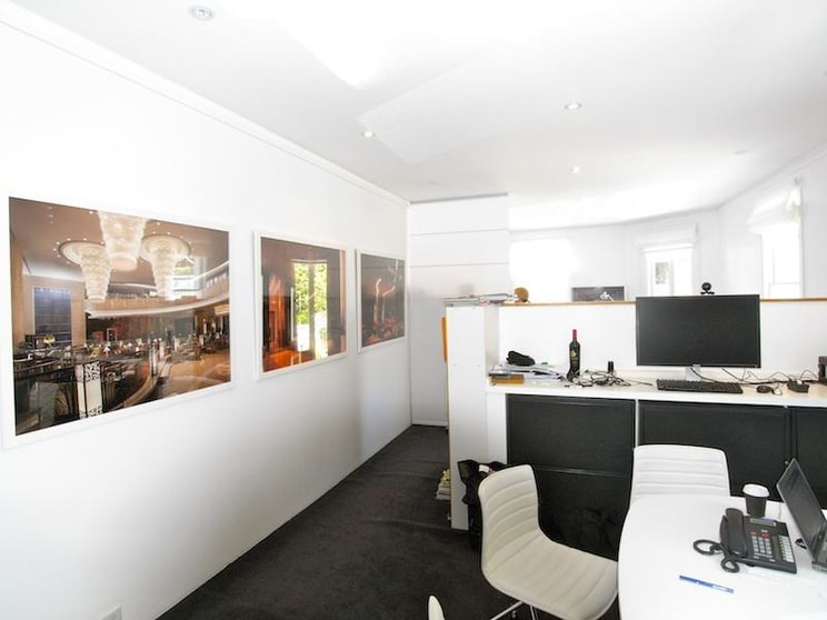 Click to view all images 124 Jersey Road Paddington NSW 2021 - Image 3