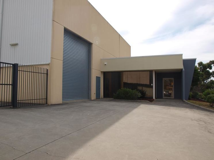 Click to view all images 30 Apollo Drive Hallam VIC 3803 - Image 2
