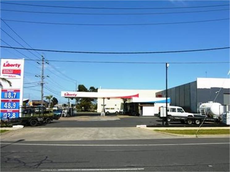 Click to view all images 162 Cochranes Road Moorabbin VIC 3189 - Image 3