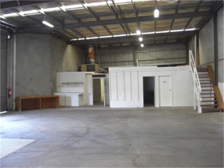 Click to view all images Unit 1/70 Chifley Drive Preston VIC 3072 - Image 3