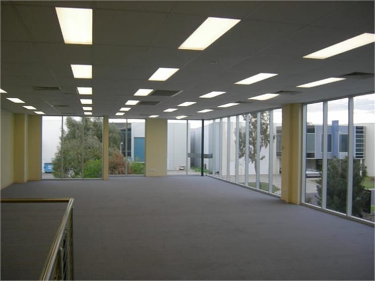 3/3 Capital Court Braeside VIC 3195 - Image 2