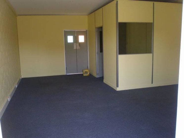Click to view all images 31 Sydney Road Bayswater VIC 3153 - Image 2