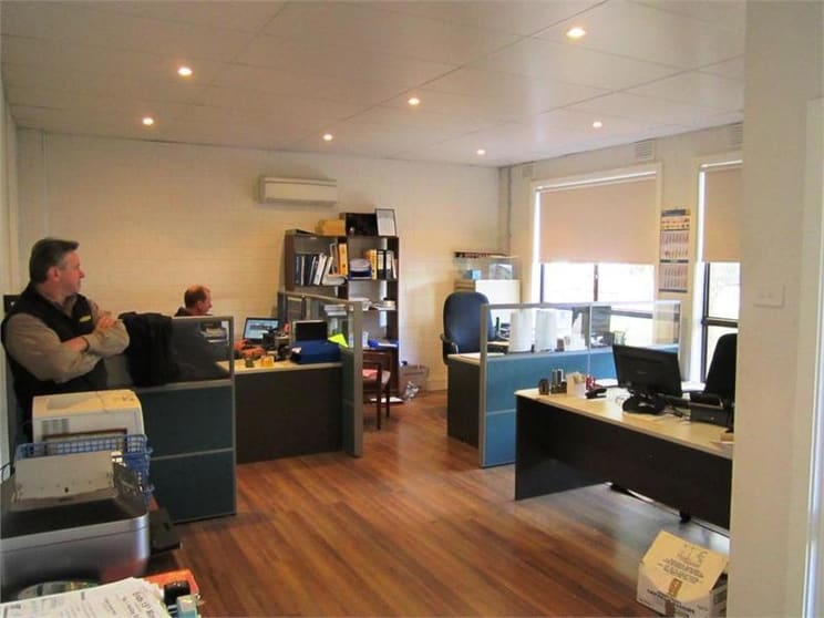 9 Urban St Braeside VIC 3195 - Image 2