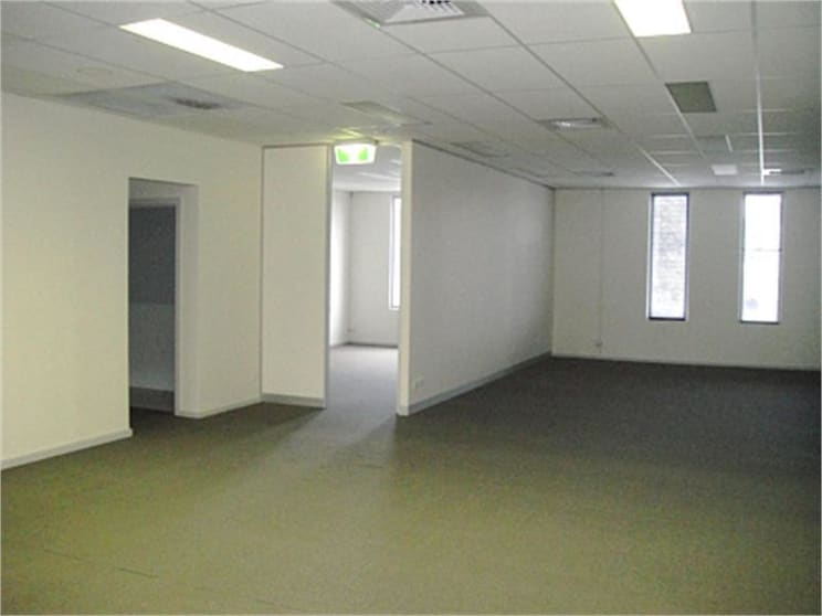 Click to view all images Suite 7/18 Sherbourne Road Briar Hill VIC 3088 - Image 3