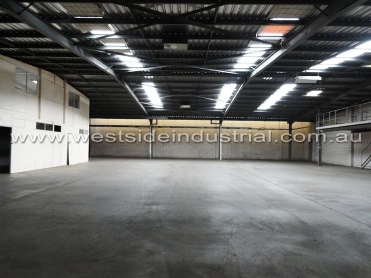 Click to view all images 4 Blackstone Street Wetherill Park NSW 2164 - Image 2