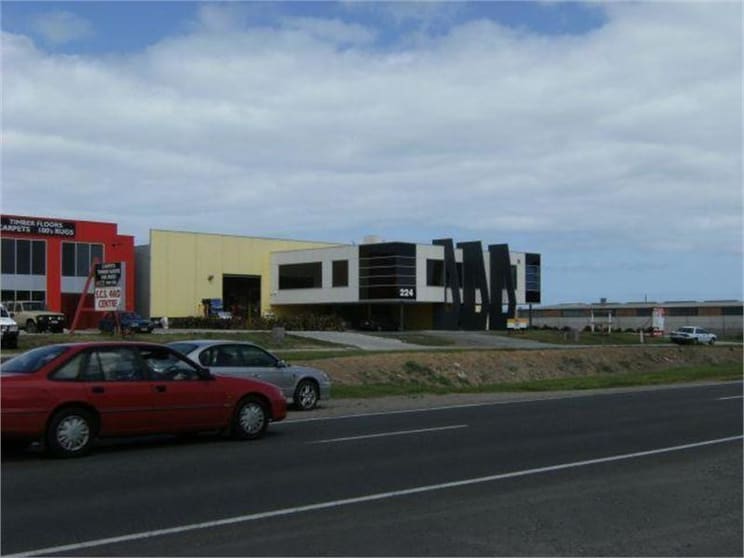 Click to view all images 224 Governor Road Braeside VIC 3195 - Image 2