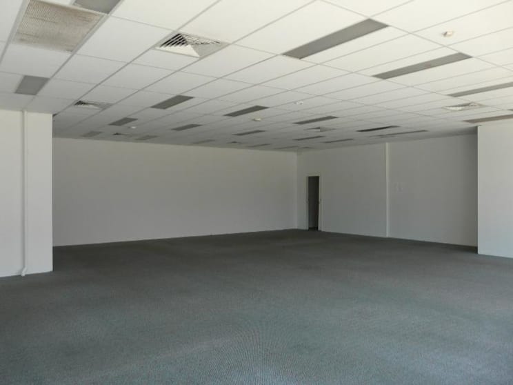 Click to view all images Kallangur QLD 4503 - Image 2