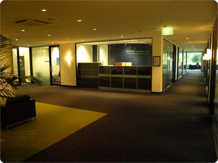 Click to view all images Wheelers Hill VIC 3150 - Image 2