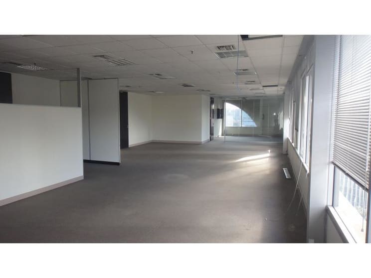 Click to view all images Lvl 10 Suite 5-3 Bowen Crescent Melbourne VIC 3000 - Image 3