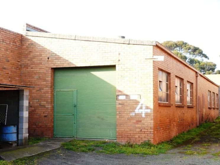 Click to view all images 4/5 Kolora Road Heidelberg West VIC 3081 - Image 1