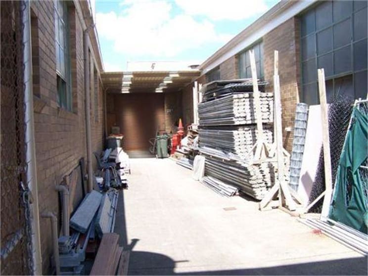 Click to view all images 28A Mologa Road Heidelberg West VIC 3081 - Image 1