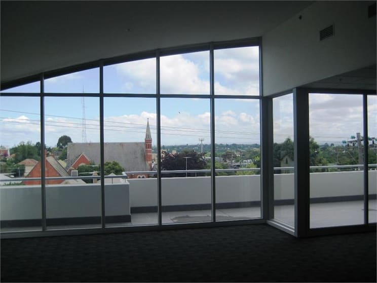 Click to view all images 658 Canterbury Road Surrey Hills VIC 3127 - Image 3