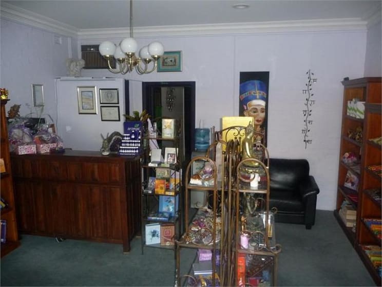 Click to view all images 1025 Mt Alexander Road Essendon VIC 3040 - Image 3