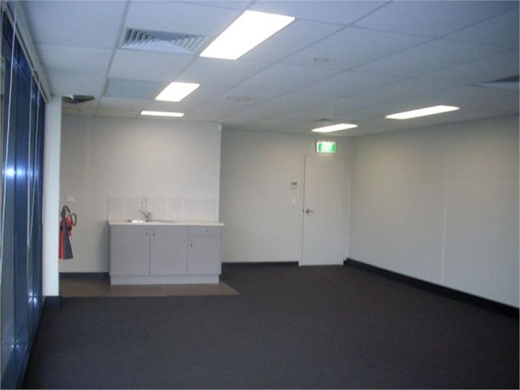 Click to view all images 1/12-16 Mangrove Lane Taren Point NSW 2229 - Image 3