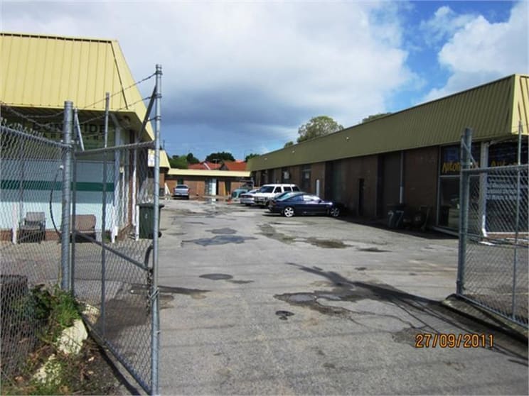 Unit 4/173 Bank Street East Victoria Park WA 6101 - Image 1
