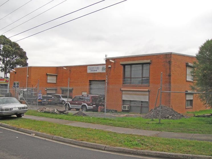 Click to view all images 14b Hayward Road Ferntree Gully VIC 3156 - Image 2