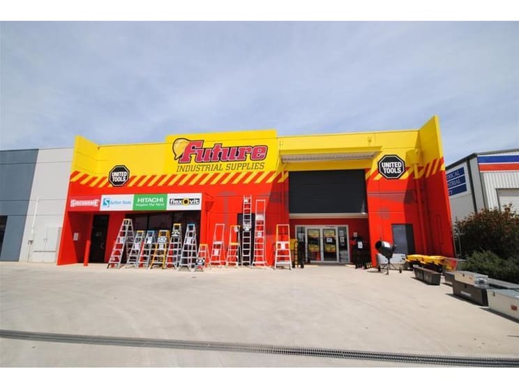 Click to view all images Unit 2, 20 Cormack Road Wingfield SA 5013 - Image 1