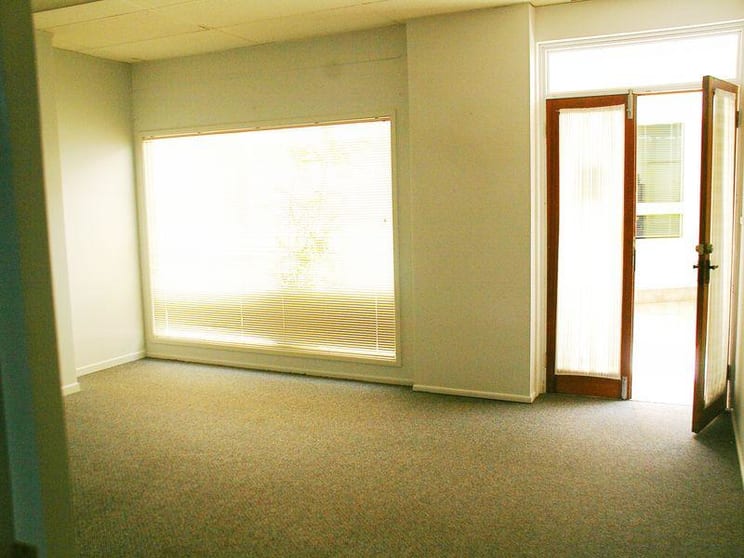 8/28 Bell Street Toowoomba City QLD 4350 - Image 2