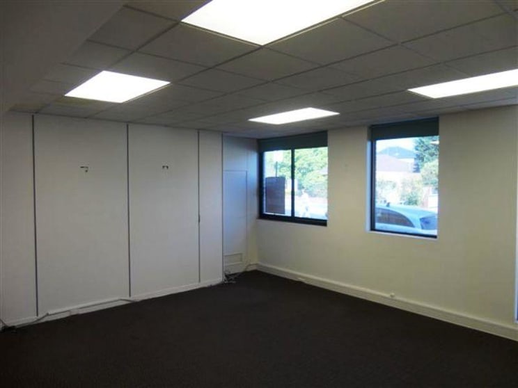 Click to view all images 2A/234 Lower Heidelberg Road Ivanhoe East VIC 3079 - Image 3