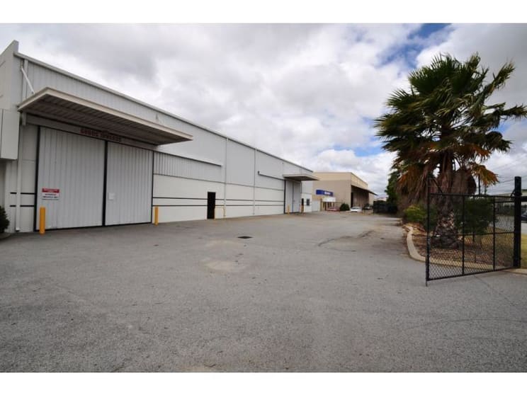 Click to view all images 10 Dyer Road Bassendean WA 6054 - Image 3