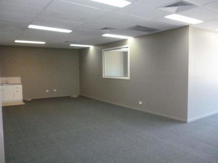 Click to view all images A2/172 Evans Road Salisbury QLD 4107 - Image 3